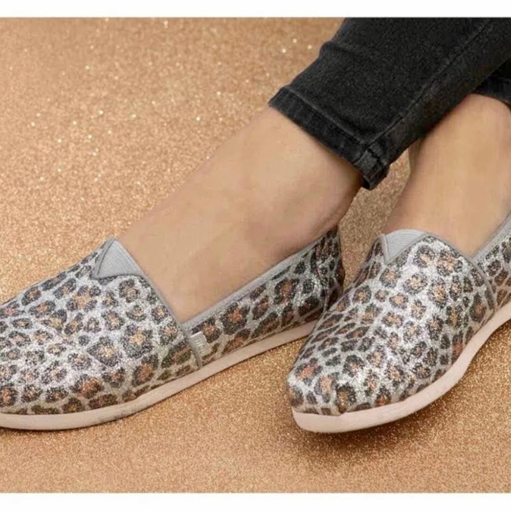 Toms Blue Cheetah Glitter Print slip ons